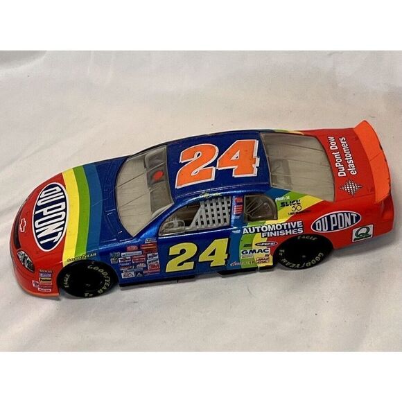 Jeff Gordon 1999 Monte Cristo Chevy Dupont 1/24 ELITE Model Car Colorful Hasboro - Picture 1 of 9